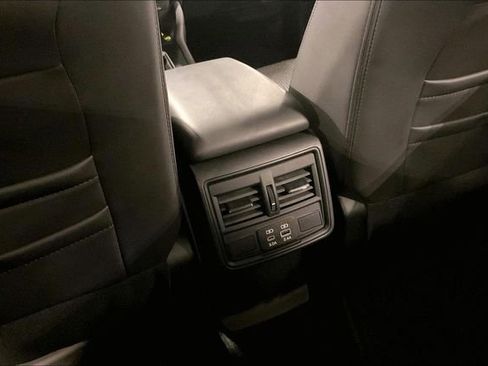 Used 2025 Subaru Forester Premium image 34