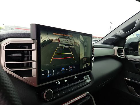 Used 2025 Toyota Tundra Limited image 15