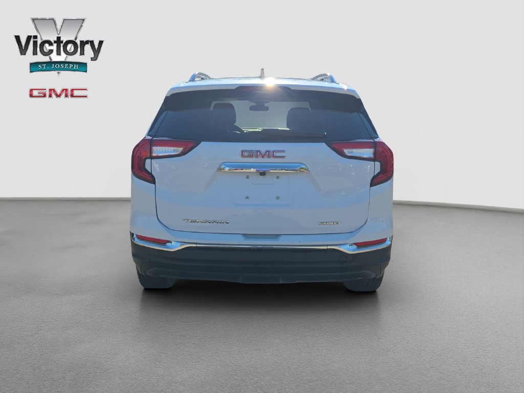 Used 2023 GMC Terrain SLT AWD/4WD image 16