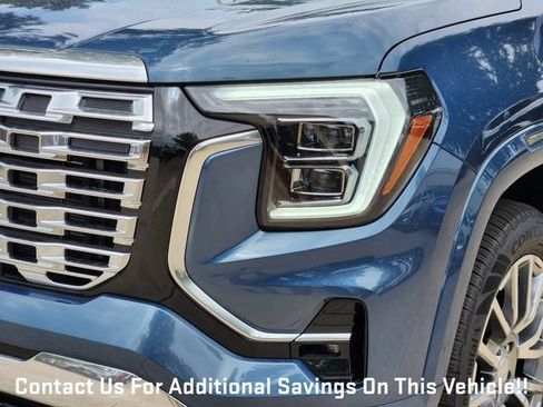 New 2026 GMC Terrain Denali w/ LPO, Black Badging Package AWD/4WD image 6