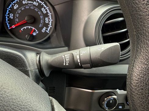 Used 2022 Toyota Tacoma SR image 15