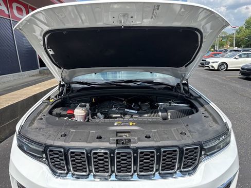 Used 2023 Jeep Grand Cherokee Limited image 63