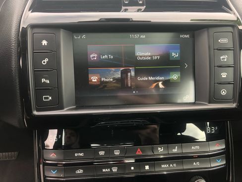 Used 2018 Jaguar XE Premium RWD image 14