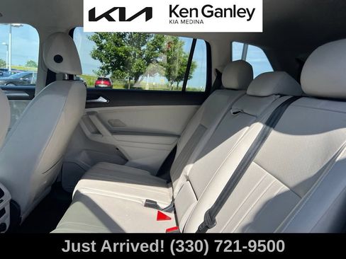 Used 2023 Volkswagen Tiguan SE FWD image 10