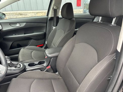 Used 2019 Kia Forte LXS FWD image 3