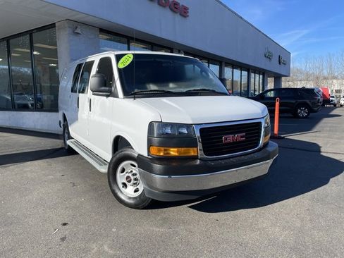 Used 2024 GMC Savana 2500 w/ Driver Convenience Package image 3