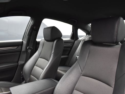 Used 2019 Honda Accord Sport image 10