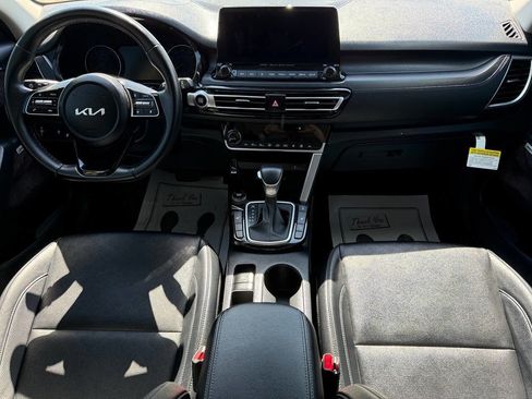 Used 2023 Kia Seltos SX w/ SX Sunroof Package image 13
