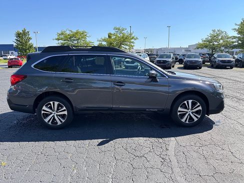 Used 2019 Subaru Outback 3.6R Limited AWD/4WD image 2