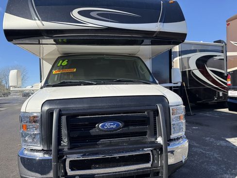 Used 2016 Ford E-450 and Econoline 450 Super Duty w/ Motorhome Prep Package image 4