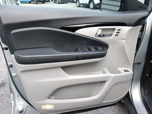 Used 2020 Honda Ridgeline RTL-E image 11