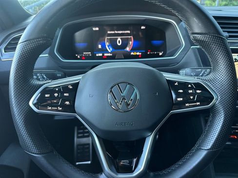 Used 2023 Volkswagen Tiguan SE R-Line image 24