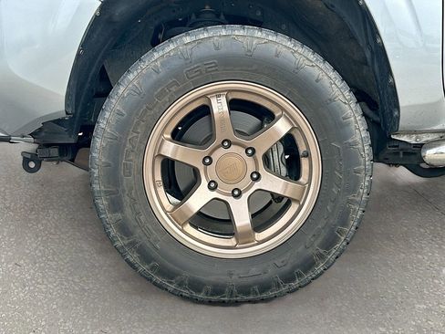 Used 2022 Toyota Tacoma SR w/ SR Convenience Package image 26