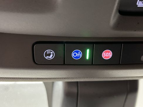 Certified 2021 GMC Yukon Denali w/ Denali Premium Package AWD/4WD image 33
