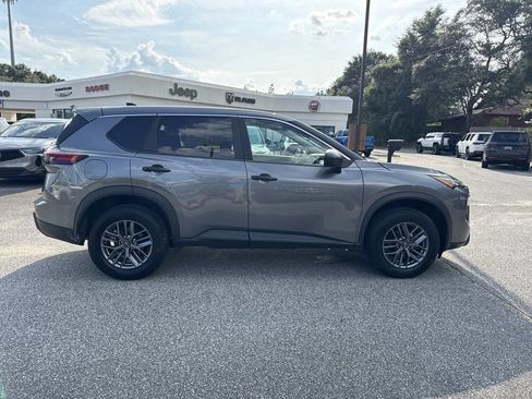 Used 2024 Nissan Rogue S AWD/4WD image 7