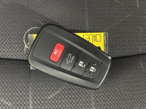 Used 2025 Toyota RAV4 XLE w/ Convenience Package image 16