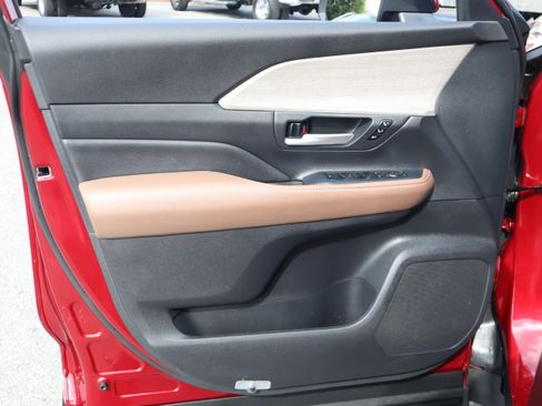 Used 2026 Toyota Grand Highlander AWD image 29