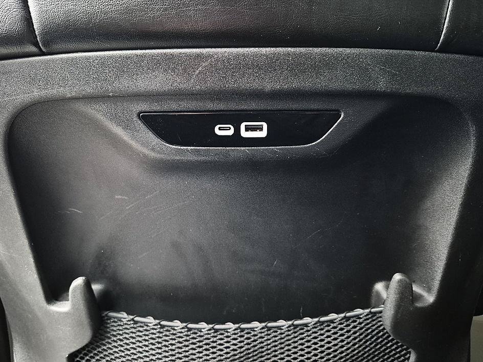 Used 2024 Chrysler Pacifica Touring-L FWD image 37