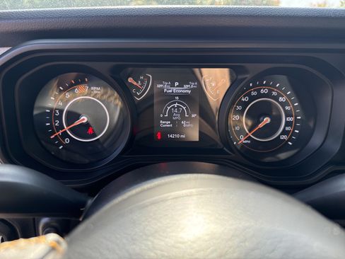 Used 2024 Jeep Wrangler Unlimited Sport AWD/4WD image 25