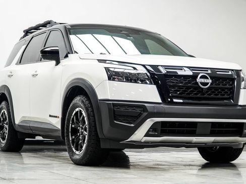 Used 2024 Nissan Pathfinder Rock Creek AWD/4WD image 4