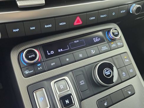 Used 2025 Hyundai Palisade SEL FWD image 29