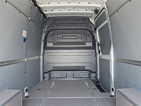 New 2025 Mercedes-Benz Sprinter 2500 image 10