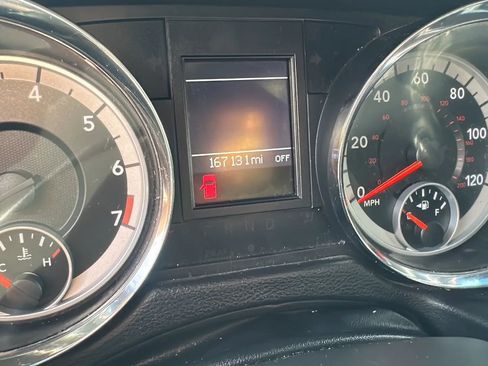 Used 2015 Dodge Grand Caravan R/T image 22