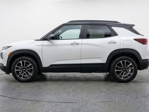 Used 2025 Chevrolet TrailBlazer LT image 5