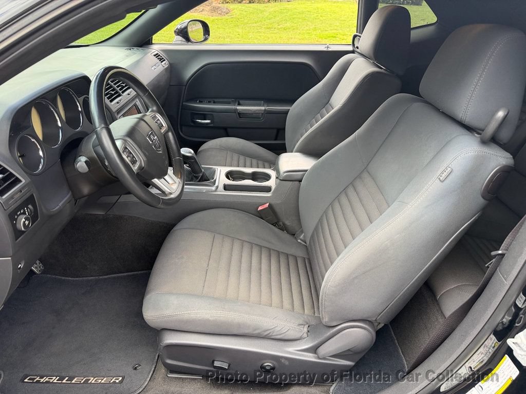 Used 2012 Dodge Challenger R/T RWD image 9