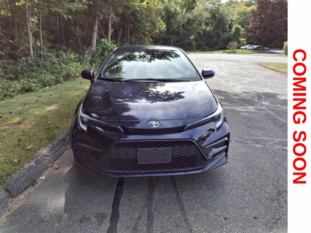 Used 2023 Toyota Corolla SE FWD image 3