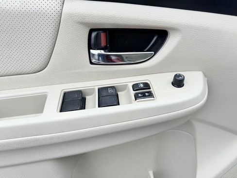 Used 2013 Subaru Crosstrek 2.0i Limited image 12