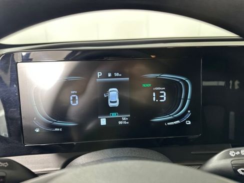 Used 2024 Kia Sportage LX image 17