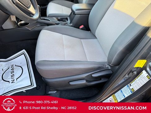 Used 2015 Toyota RAV4 LE image 11