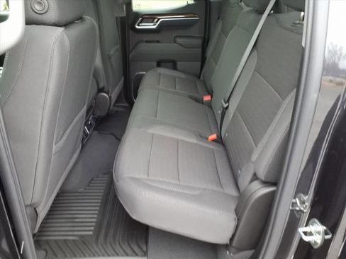 New 2026 GMC Sierra 1500 SLE w/ Preferred Package image 5