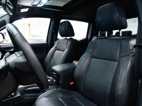 Used 2023 Toyota Tacoma Limited image 19