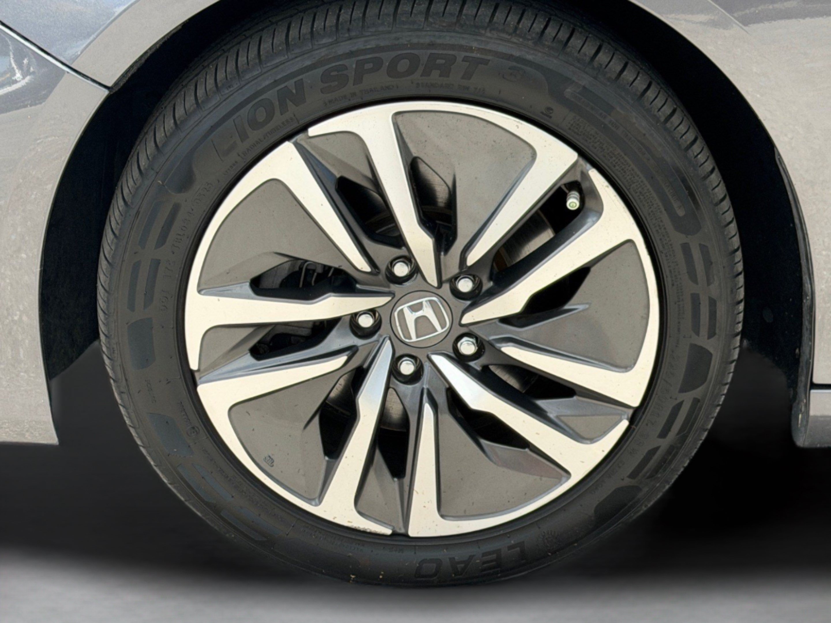Used 2019 Honda Accord Touring image 15