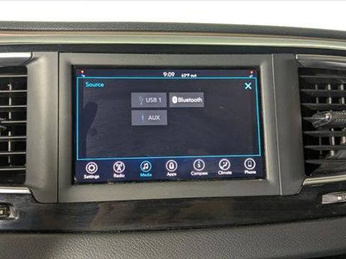 Used 2020 Chrysler Voyager Lxi image 28