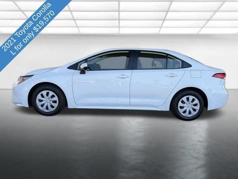 Used 2021 Toyota Corolla L w/ Carpet Mat Package (TMS) FWD image 2