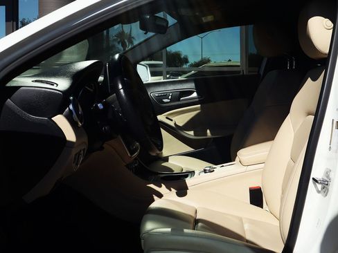 Used 2020 Mercedes-Benz GLA 250 image 36