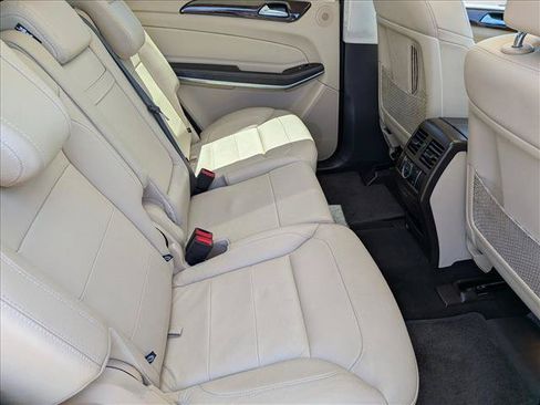 Used 2018 Mercedes-Benz GLS 550 4MATIC image 21