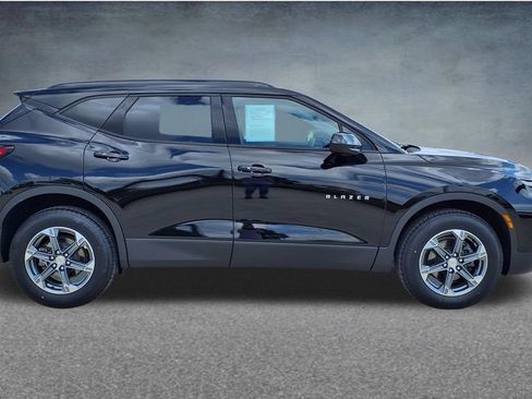 Used 2024 Chevrolet Blazer LT w/ Convenience Package FWD image 11