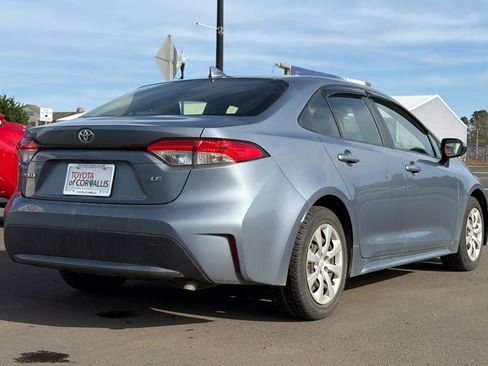 Used 2020 Toyota Corolla LE image 4