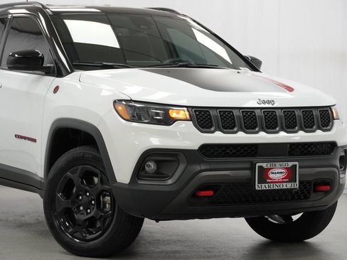 Used 2023 Jeep Compass Trailhawk w/ Sun and Sound Group AWD/4WD image 4