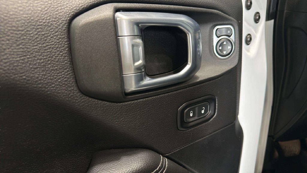 Used 2021 Jeep Wrangler Unlimited Sahara w/ Uconnect 4C Nav & Sound Group AWD/4WD image 20