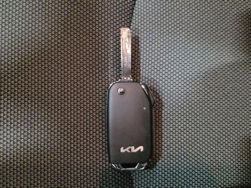 Used 2023 Kia Forte LXS image 32