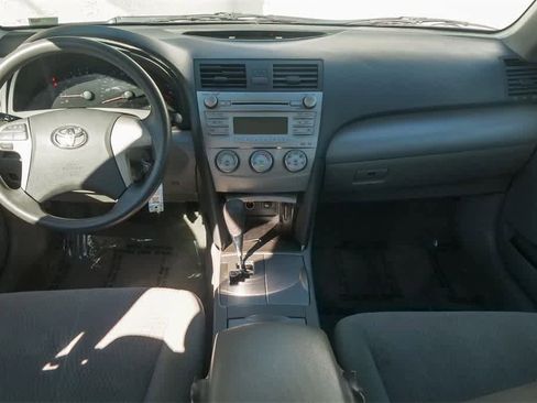 Used 2011 Toyota Camry LE image 11