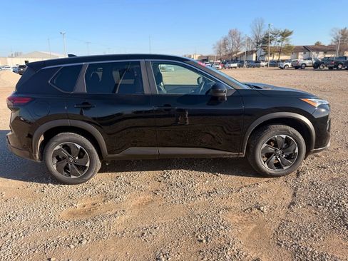 Certified 2025 Nissan Rogue SV image 4