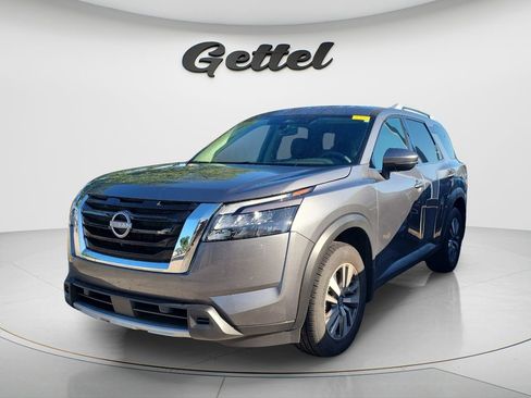 Used 2025 Nissan Pathfinder SL FWD image 1