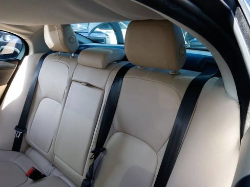 Used 2017 Jaguar XE image 33