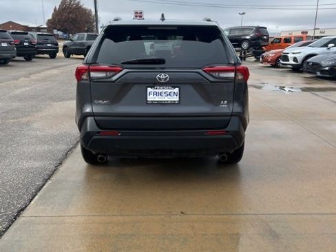 Used 2021 Toyota RAV4 LE image 7